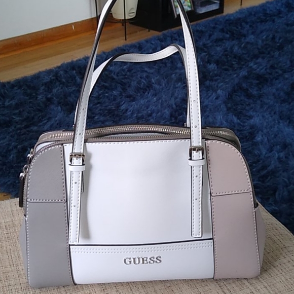 Guess Handbags - Guess satchel